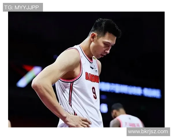 易建联：从篮球场上的传奇到社会责任的践行者，探索他的职业生涯与人生哲学