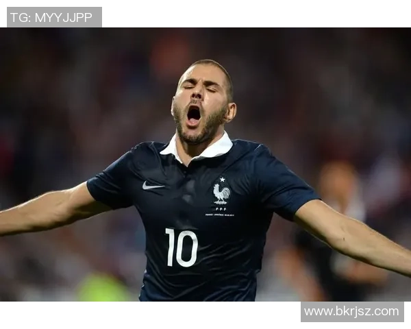 本泽马重返赛场展现风采球迷期待他再创辉煌时刻